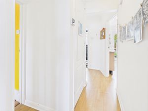 INNER HALLWAY- click for photo gallery